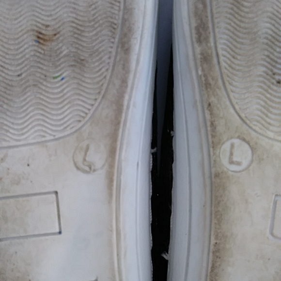 Revo Metallic Sparkly Faux Fur Active Sneakers 9/10 L Silver Black - Picture 13 of 16